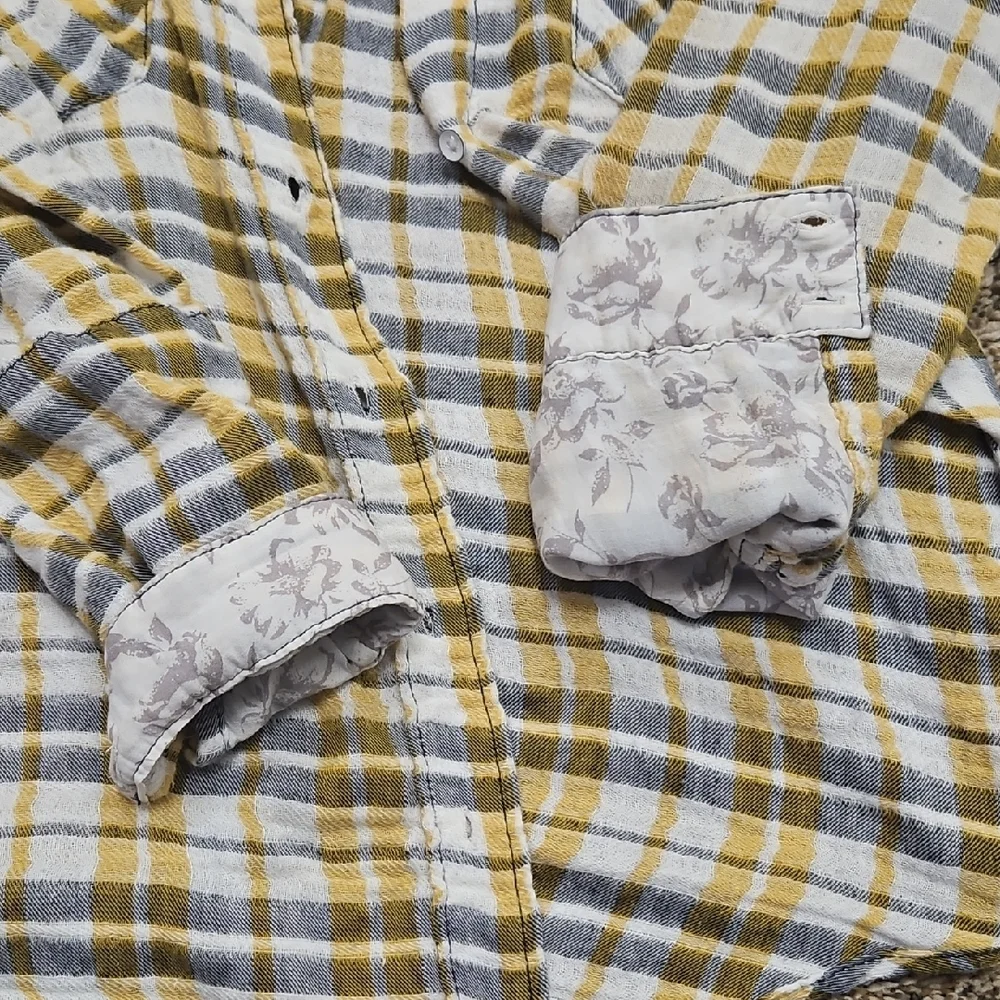 Plaid Button-Up Shirt in Yellow and Gray - Picture 6 of 10